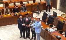Resmi, Sukamta Gantikan...