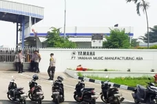 Operasional Bisnis Terganggu...
