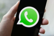 WhatsApp Kini Bisa Meringkas...