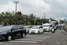 Jalur Puncak Berlaku...