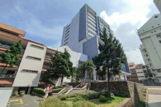 6 Universitas Terbaik...