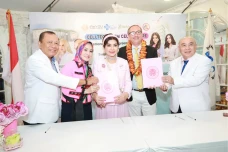 Institusi Dunia Satukan...
