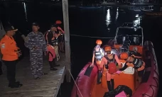 4 Penumpang Kapal Tunu...