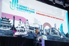 Dukung Transisi Energi,...