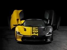 Ferrari Luncurkan Model...