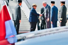 Gaya Elegan Prabowo...