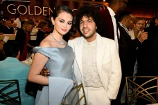 Selena Gomez dan Benny...