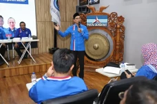 Visi Ketum BMI, Politik...