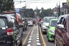 Bandung Dikepung Kemacetan,...