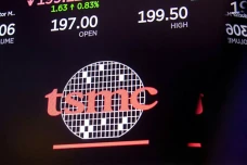 Capai Valuasi USD1 Triliun,...