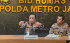 Latar Belakang Diplomat...