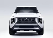 Mitsubishi Berhenti...
