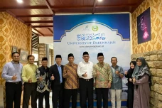 Universitas Darunnajah...