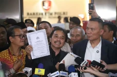 Roy Suryo Somasi Jokowi...