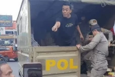 Ricuh! Warga Pati dan...
