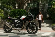 Triumph Thruxton 400...