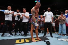Dustin Poirier Balik...