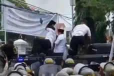 Didemo Massa, Bupati...