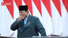Momen Prabowo Batuk...