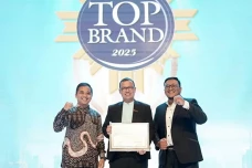 Raih Top Brand Award...