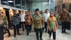 Menteri Kabinet Merah...