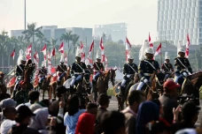 Asal Usul Warna Merah...