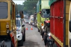 Pembatasan Truk Sumbu...