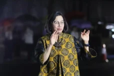 Sri Mulyani Bantah Sebut...