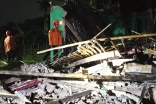41 Rumah dan Fasilitas...