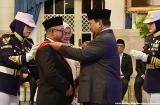 Berjasa di Bidang Pendidikan,...