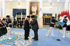 Dianugerahi Bintang...