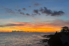 Cantiknya Sunset di...