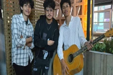 Unbanned Resmi Debut...