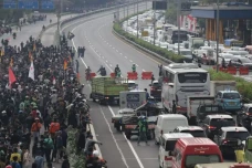 Dampak Demo Jakarta,...