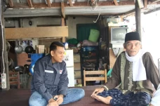 Biayai Umrah Gratis,...