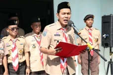 Cerita Nur Agis Aulia,...