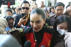 Nikita Mirzani Dukung...