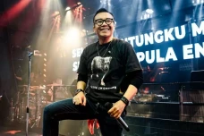Ari Lasso Pasang Badan...