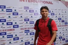 Apakah Adrian Wibowo...
