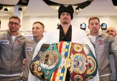 Oleksandr Usyk Hindari...
