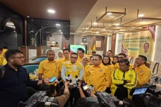 Perkuat Partai Golkar,...