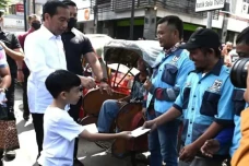 Ijazah Gibran Ikut Digugat,...
