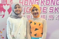 Dua Hijaber Indonesia...