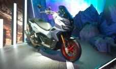Menjajal New Honda ADV160...