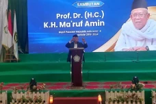 KH Ma’ruf Amin: Gernas...
