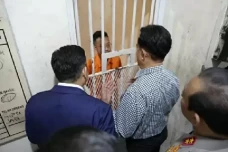 Soal Permohonan Penangguhan...