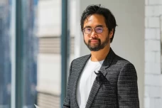 Adrian Cheng Luncurkan...