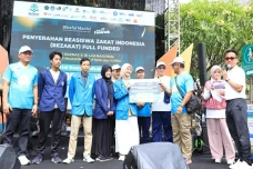 Resmikan 35 Titik Kampung...