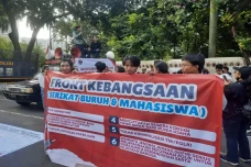 Front Kebangsaan Desak...