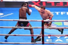 Pertarungan Canelo vs...